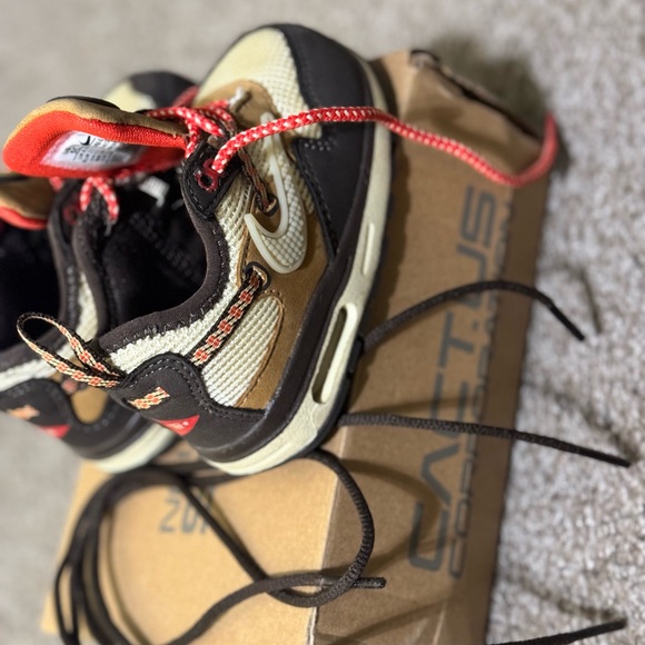 SOLD - Picture 4 of 4